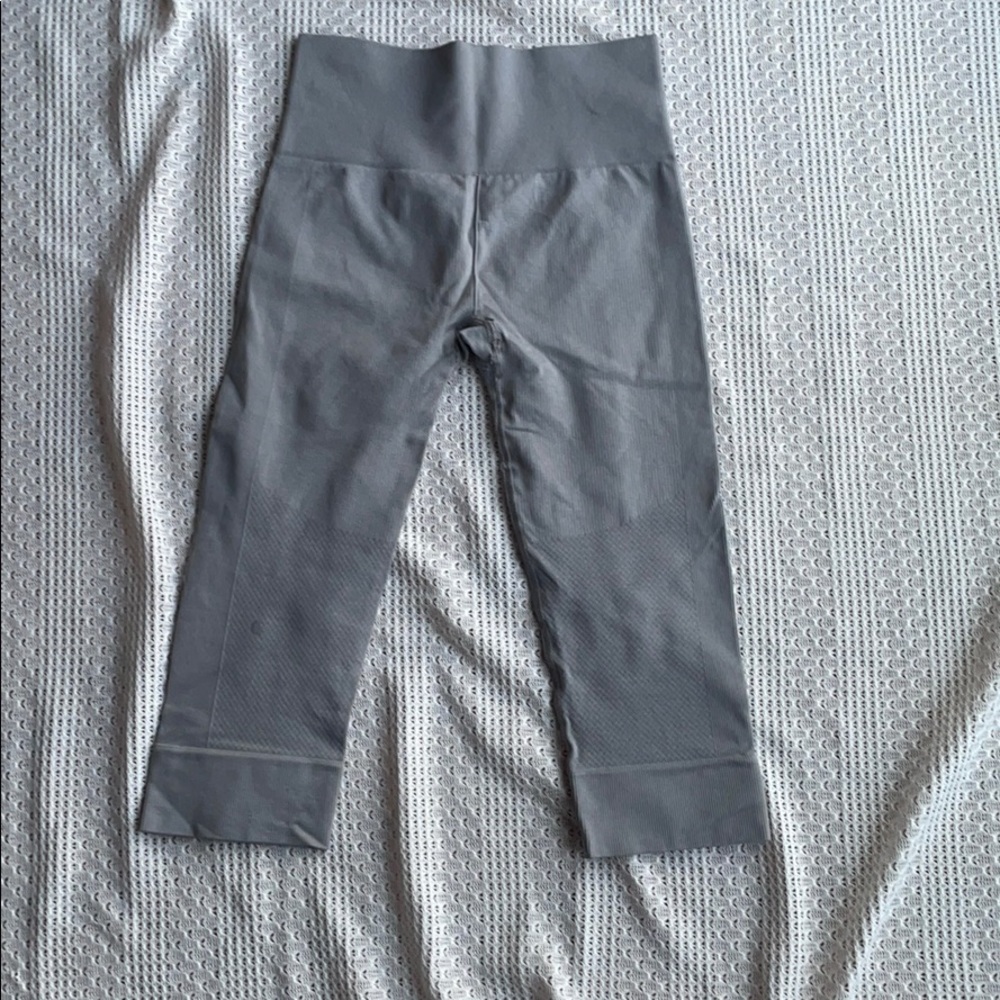 Lululemon cropped leggings